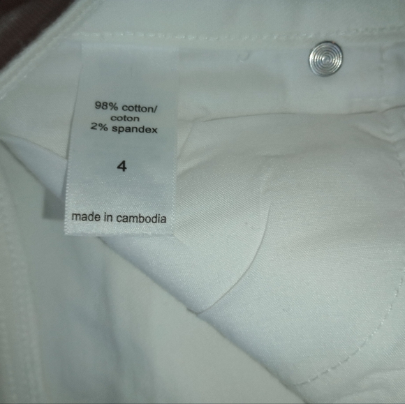 Maurice's size 4 white shorts - Picture 4 of 4